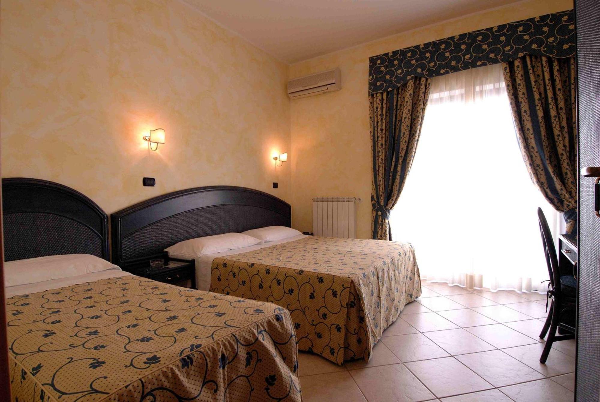 Hotel L'Approdo อันซีโอ ภายนอก รูปภาพ