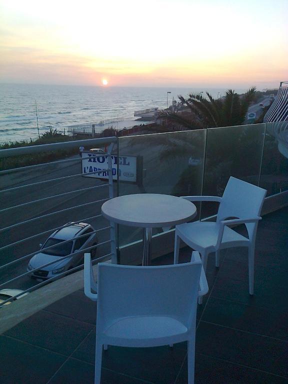 Hotel L'Approdo อันซีโอ ภายนอก รูปภาพ