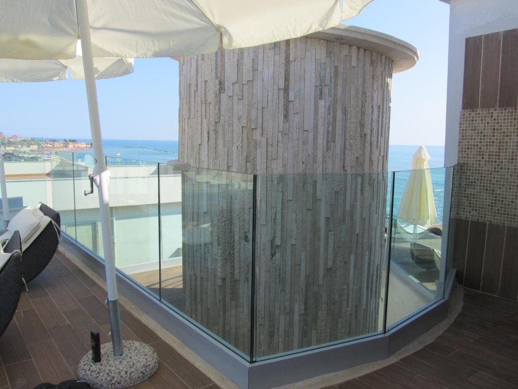 Hotel L'Approdo อันซีโอ ภายนอก รูปภาพ