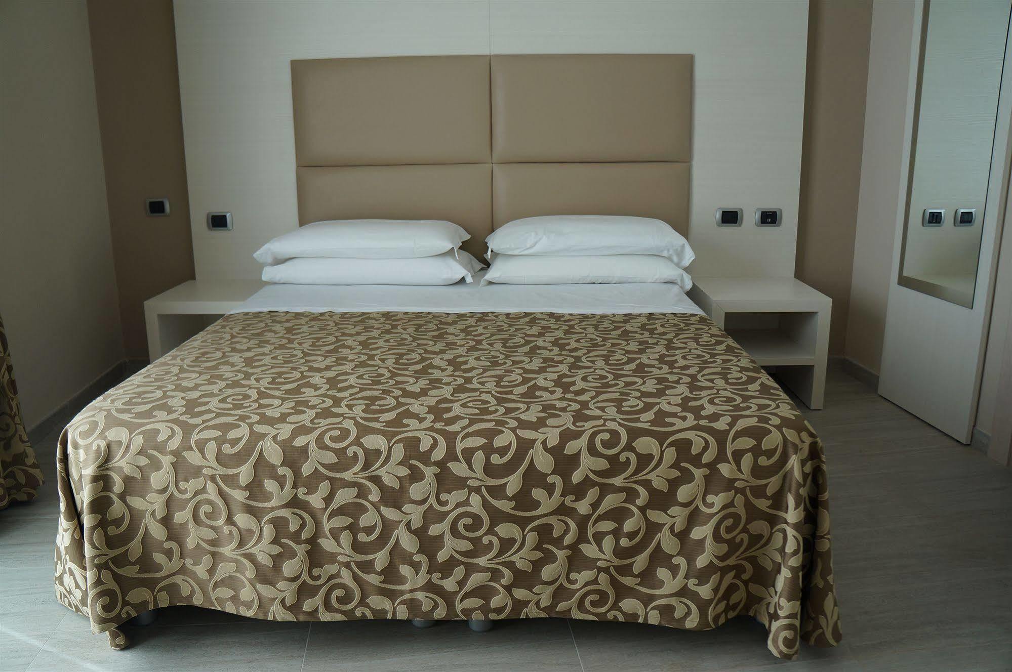 Hotel L'Approdo อันซีโอ ภายนอก รูปภาพ
